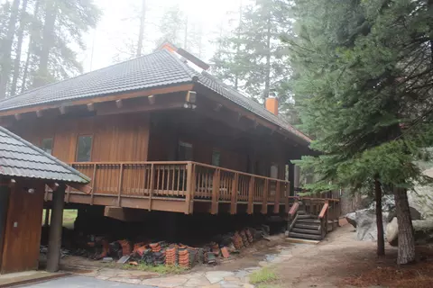 56984 Sequoia Dr, Springville, CA 93265