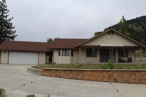 Exterior - 265 Pierpoint Dr, Springville, CA 93265 photo 3 of 21