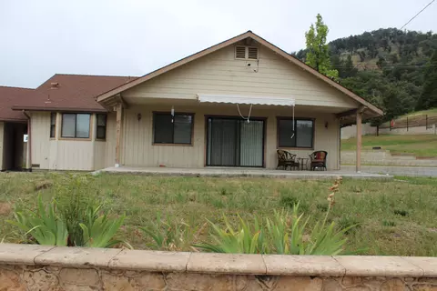 Exterior - 265 Pierpoint Dr, Springville, CA 93265 photo 2 of 21