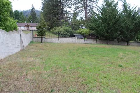 Exterior - 265 Pierpoint Dr, Springville, CA 93265 photo 12 of 21