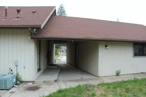 Exterior - 265 Pierpoint Dr, Springville, CA 93265 photo 10 of 21