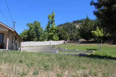 Exterior - 265 Pierpoint Dr, Springville, CA 93265 photo 16 of 21