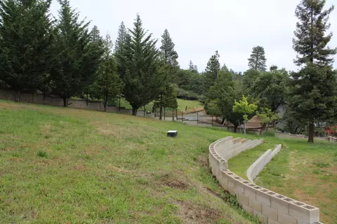 Exterior - 265 Pierpoint Dr, Springville, CA 93265 photo 11 of 21