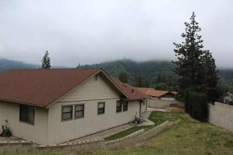 Exterior - 265 Pierpoint Dr, Springville, CA 93265 photo 14 of 21