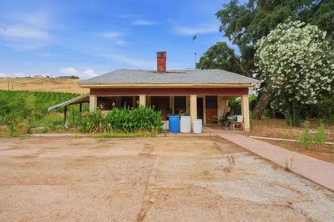23134 Round Valley Dr, Lindsay, CA 93247