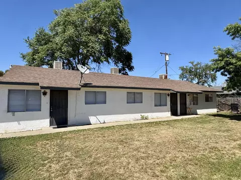 2011-2015 N Parker Pl, Hanford, CA 93230