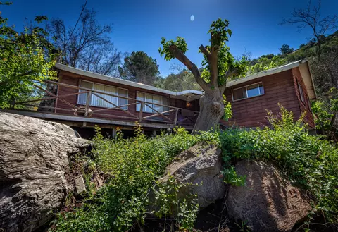 41518 Sierra Dr, Three Rivers, CA 93271