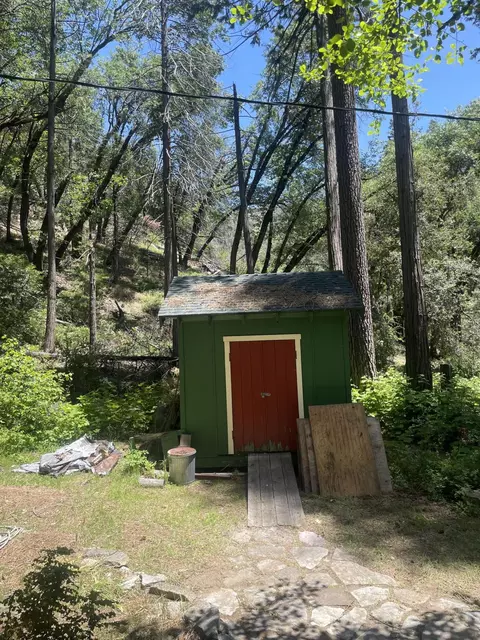 Exterior - 2128 Ferguson Dr, Springville, CA 93265 photo 5 of 5