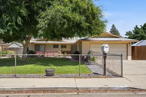 1716 S Santa Fe St, Visalia, CA 93292