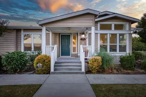 8646 Cairo Ave, Laton, CA 93242 photo 4