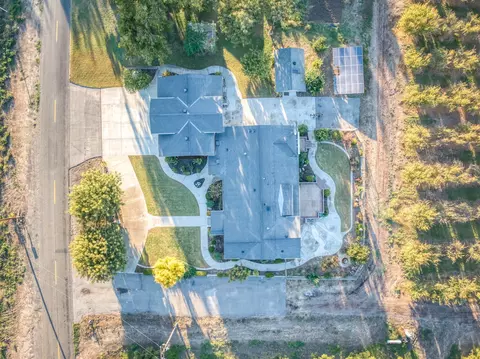 8646 Cairo Ave, Laton, CA 93242 photo 38