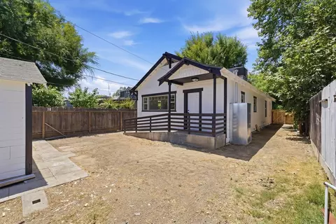 Exterior - 313 S C St, Exeter, CA 93221 photo 3 of 5