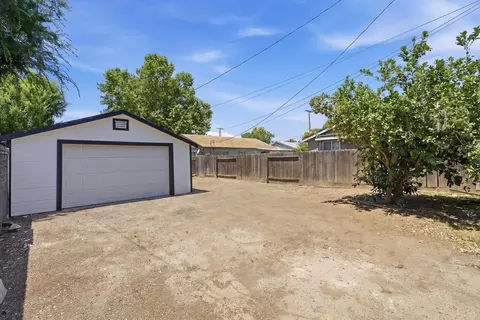 Exterior - 313 S C St, Exeter, CA 93221 photo 5 of 5