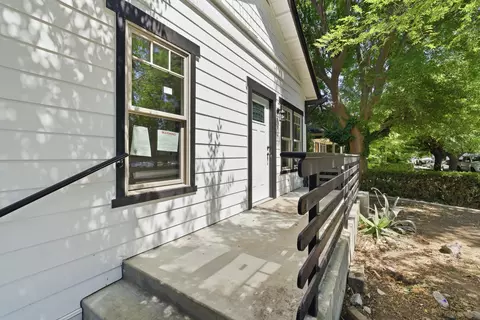 Exterior - 313 S C St, Exeter, CA 93221 photo 1 of 5