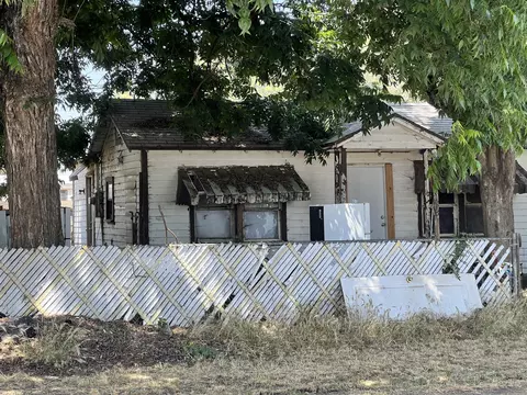 14733 Imperial Rd, Porterville, CA 93257