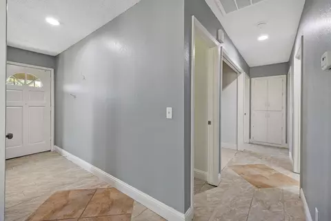Entry Way - 506 S Francis, Exeter, CA 93221 photo 3 of 4