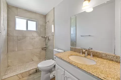 Bath - 506 S Francis, Exeter, CA 93221 photo 1 of 2