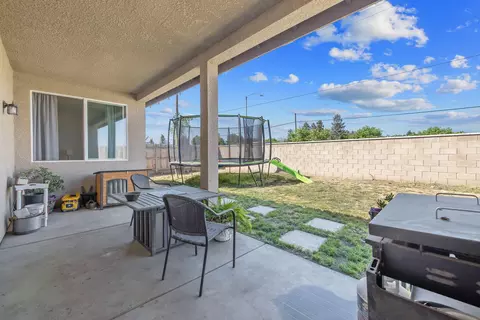 Exterior - 2306 E Mesa Ct, Visalia, CA 93292 photo 4 of 8