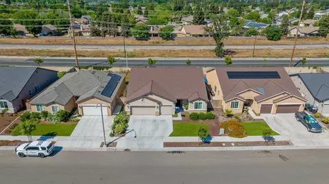 View/Area - 2306 E Mesa Ct, Visalia, CA 93292 photo 4 of 7