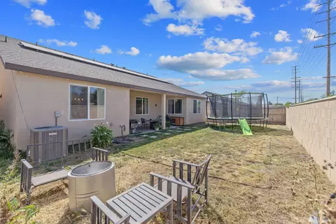 Exterior - 2306 E Mesa Ct, Visalia, CA 93292 photo 7 of 8