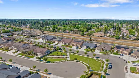 View/Area - 2306 E Mesa Ct, Visalia, CA 93292 photo 6 of 7