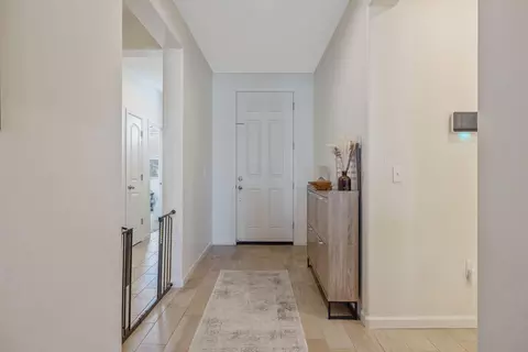 Entry Way - 2306 E Mesa Ct, Visalia, CA 93292 photo 1 of 10