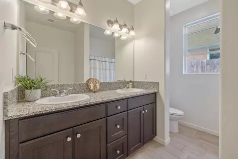 Bath - 2306 E Mesa Ct, Visalia, CA 93292 photo 1 of 5