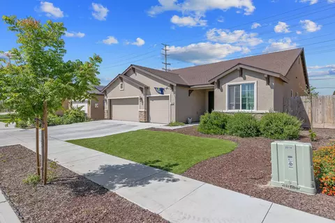 Exterior - 2306 E Mesa Ct, Visalia, CA 93292 photo 3 of 8