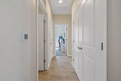 Entry Way - 2306 E Mesa Ct, Visalia, CA 93292 photo 8 of 10