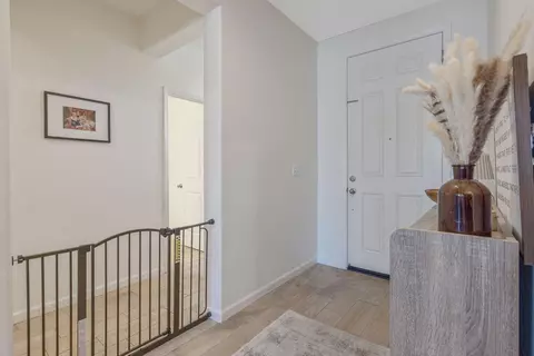 Entry Way - 2306 E Mesa Ct, Visalia, CA 93292 photo 2 of 10