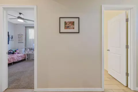 Entry Way - 2306 E Mesa Ct, Visalia, CA 93292 photo 3 of 10