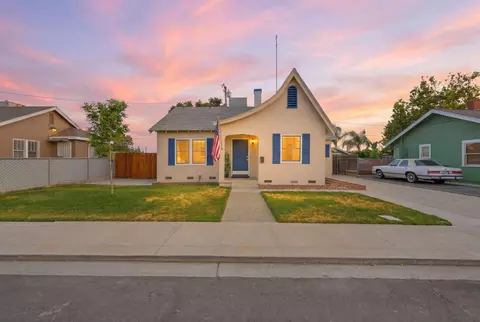 211 S Oakhurst St, Visalia, CA 93292