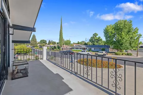 Exterior - 723 W Pine St, Exeter, CA 93221 photo 4 of 15