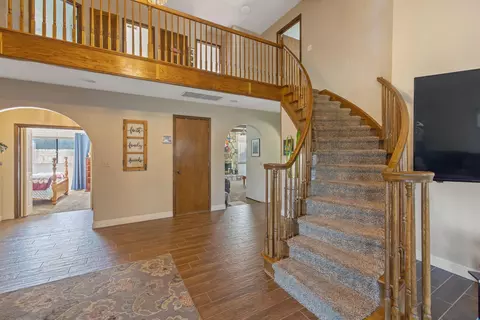 Entry Way - 723 W Pine St, Exeter, CA 93221 photo 7 of 9