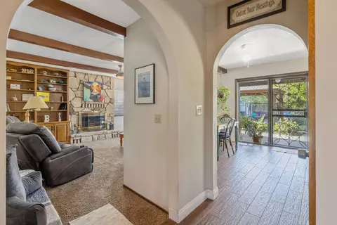 Entry Way - 723 W Pine St, Exeter, CA 93221 photo 6 of 9
