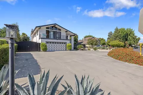 Exterior - 723 W Pine St, Exeter, CA 93221 photo 3 of 15