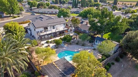 View/Area - 723 W Pine St, Exeter, CA 93221 photo 4 of 5