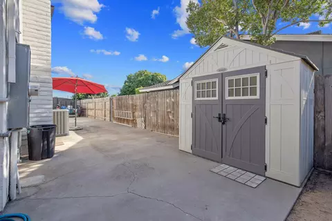 Exterior - 723 W Pine St, Exeter, CA 93221 photo 6 of 15