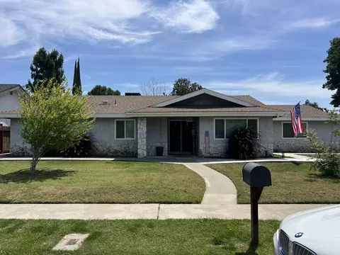 1160 N Laspina St, Tulare, CA 93274