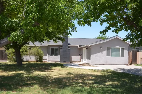 Exterior - 648 B St, Lemoore, CA 93245 photo 8 of 8