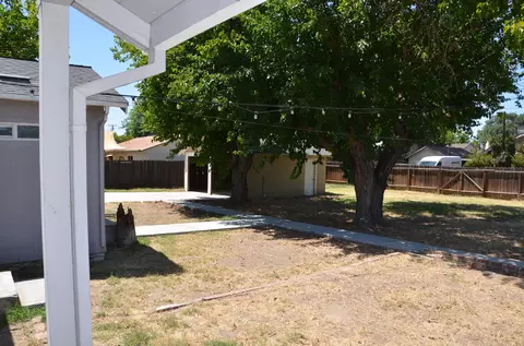 Exterior - 648 B St, Lemoore, CA 93245 photo 4 of 8