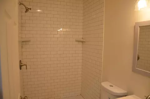 Bath - 648 B St, Lemoore, CA 93245 photo 5 of 8