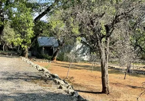 46967 Blue Ridge Dr, Springville, CA 93265