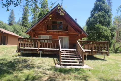 2101 Nelson Dr, Springville, CA 93265