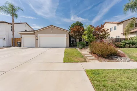 5843 W Clinton Ave, Visalia, CA 93291