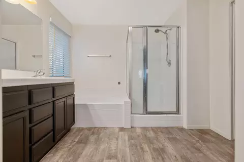 Bath - 2149 E Delta Ct, Visalia, CA 93292 photo 2 of 2