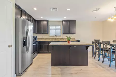 Kitchen - 2149 E Delta Ct, Visalia, CA 93292 photo 6 of 6