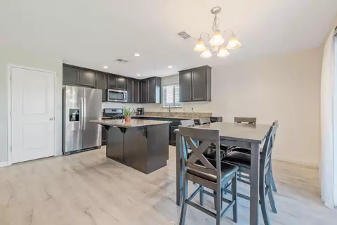Kitchen - 2149 E Delta Ct, Visalia, CA 93292 photo 1 of 6