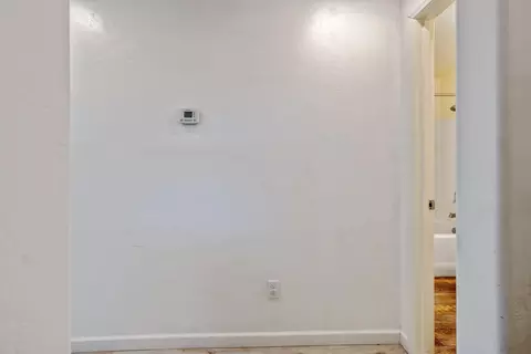 Entry Way - 2149 E Delta Ct, Visalia, CA 93292 photo 6 of 10