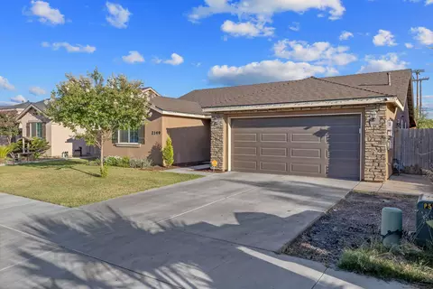 Exterior - 2149 E Delta Ct, Visalia, CA 93292 photo 2 of 9